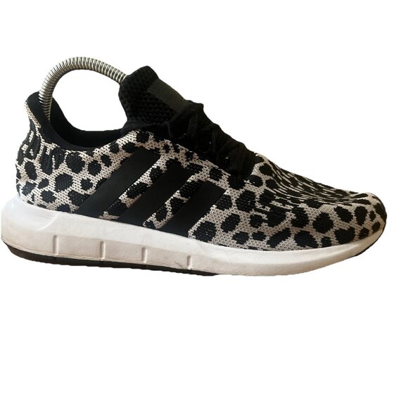 Adidas Women's Size 9 Swift Run White Black leopard Print Excellent Comfortable - Picture 1 of 14